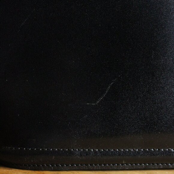 Bally structured black leather bag with gold hardware - Picture 3 of 7